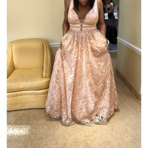 Prom Dress NEEDS TO GO IMMEDIATELY (Negotiable)